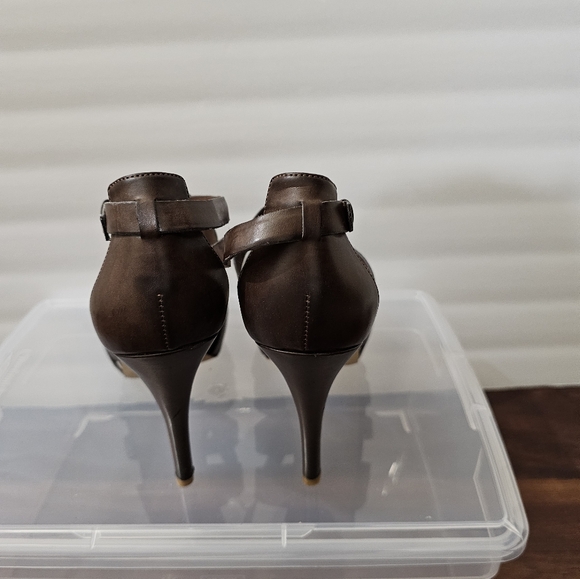 Marc Fisher Platform Sandals, - Picture 4 of 7